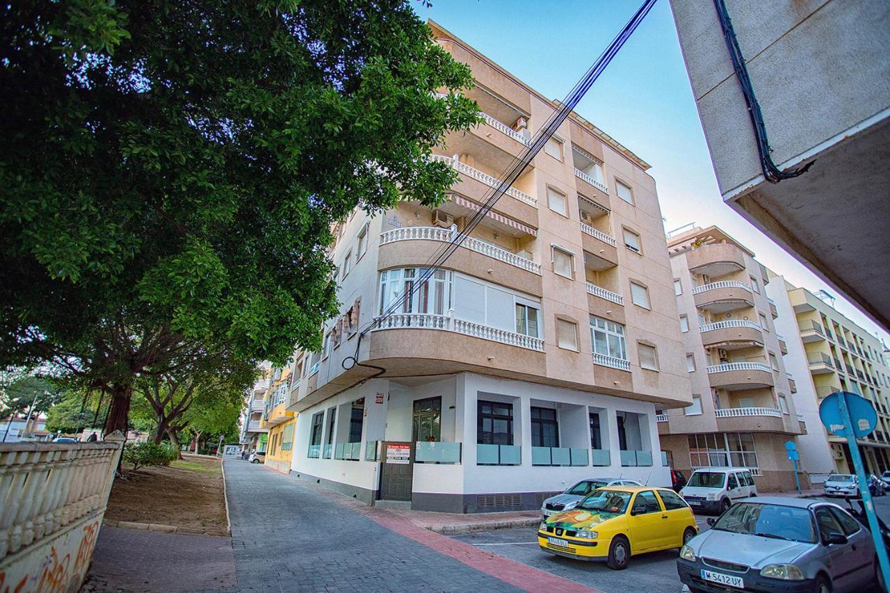 113 Beach And Trees - Alicante Holiday Торевьиа Экстерьер фото